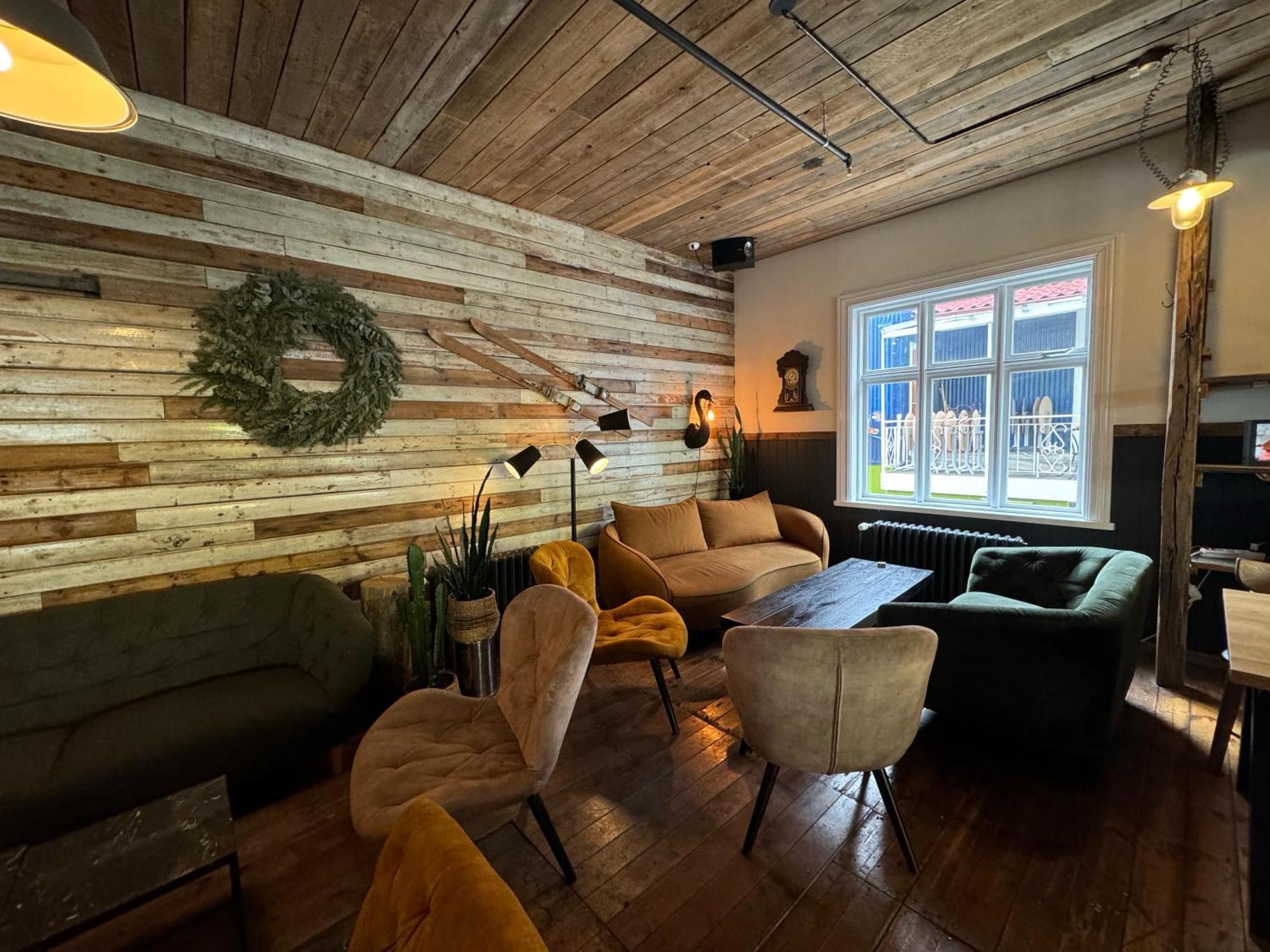 Ostello Akureyri Backpackers Esterno foto